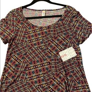 NWT LULAROE CLASSIC T.